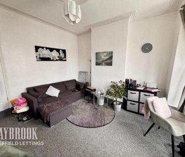 3 bedroom terraced house to rent - Photo 2