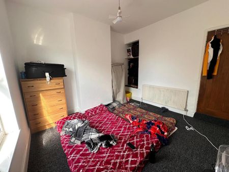 2 bedroom terraced house to rent - Photo 3