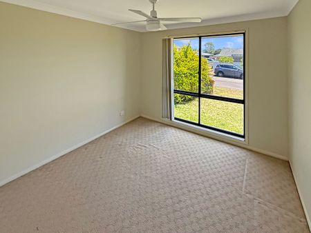 THE IDEAL FAMILY HOME IN SOUGHT-AFTER WARNERS BAY - Photo 5