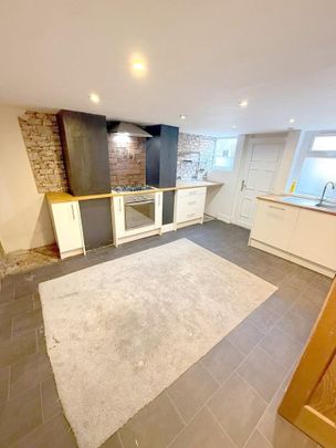 3 Bed Terraced House, Parkfield Grove, LS11 - Photo 1