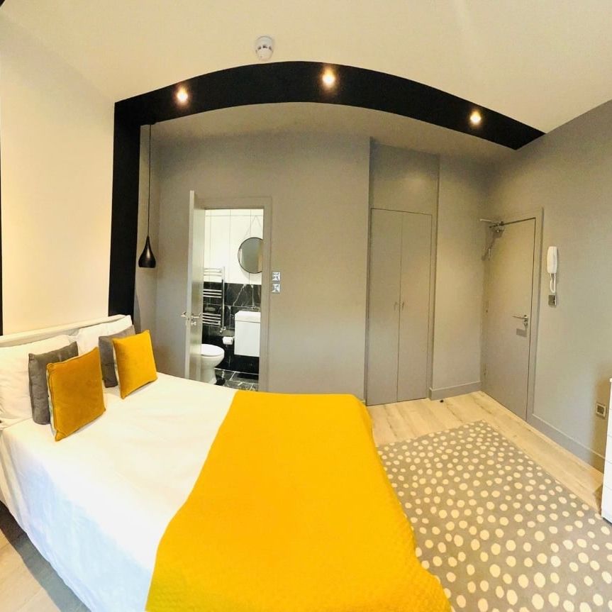 Room in a Shared House, Dassett Road, SE27 - Photo 1