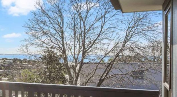 Stunning 4 bedroom flat in the Castor Bay - Photo 1