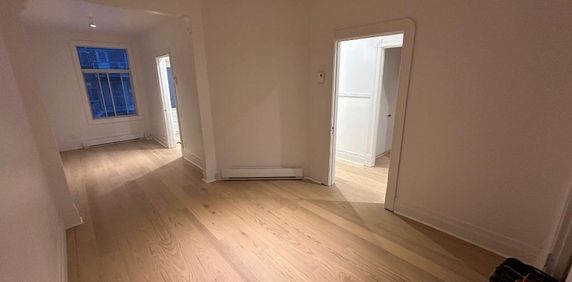 6 1/2 rénové et disponible - Photo 2