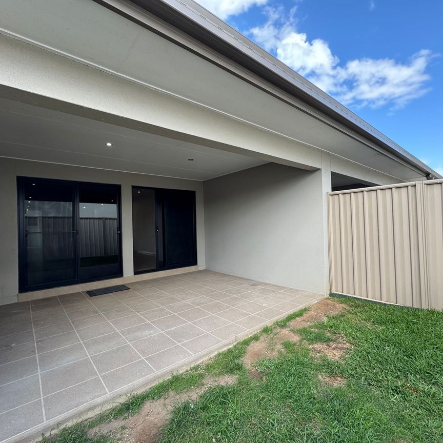 &ast;&ast;Charming 3-Bedroom Duplex in Moranbah &ast;&ast; - Photo 1