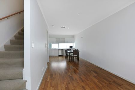 14 Hobsons Place, Adelaide SA 5000 - Townhouse For Rent | Domain - Photo 2