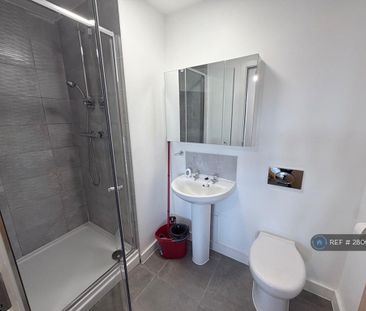 1 bedroom flat to rent - Photo 6