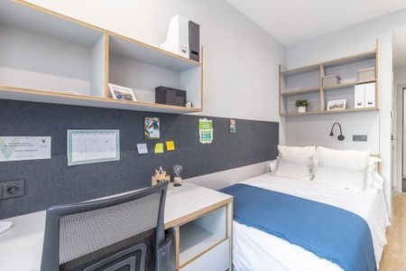 Calle Camilo José Cela, Sevilla, Andalusia 41018 - Photo 3