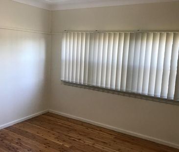 2 BEDROOM HOME WITH AIR CONDITIONING - Photo 2