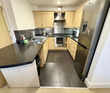 2 bedroom flat to rent - Photo 6