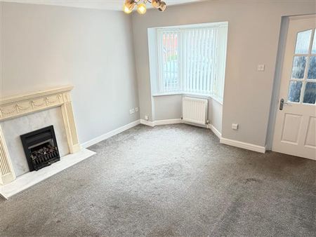 2 Bedroom Town House For Rent in Marston Close, Failsworth, Manchester - Photo 4