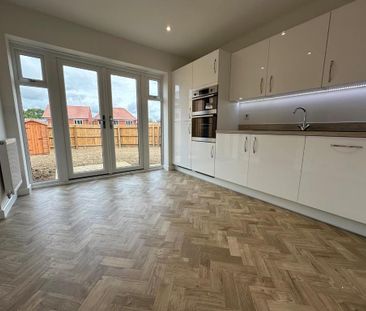 3 bedroom semi-detached house to rent - Photo 1