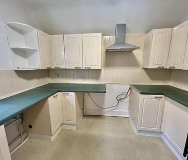 2 bedroom maisonette to rent - Photo 2