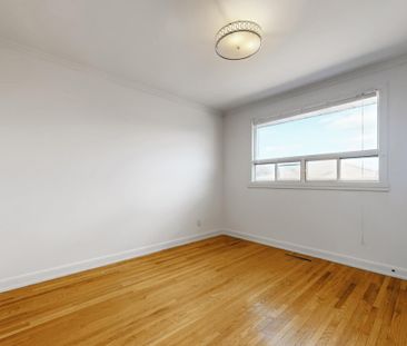 For Lease - 359 East 42nd Street Unit# Main, Hamilton, Ontario - Photo 4