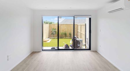 Modern new build townhouse! - Photo 4