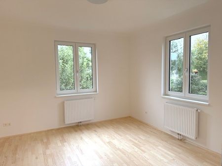 ERSTBEZUG - KOMPLETT RENOVIERTE MIETWOHNUNG MIT PARKPLATZ UND GEMEINSCHAFTSGARTEN IN GFÖHL - Photo 3