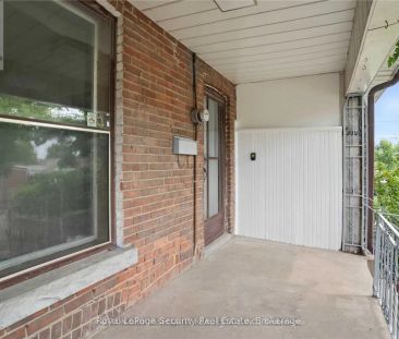289 BLACKTHORN AVENUE - Photo 1