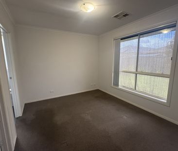 Spacious 4-Bedroom Family Home in Evanston Gardens - Photo 6