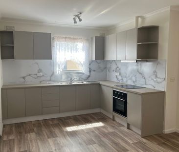 156 Cartledge Avenue, Whyalla Stuart, SA 5608 - Photo 6