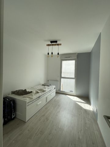 Location Appartement 3 pièces 61m² LILLE 59000 - Photo 3