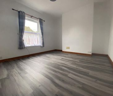 3 bedroom end of terrace house to rent - Photo 1