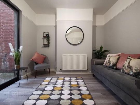 Room 4, 26 Thorndyke Street, Belfast, BT5 4QB - Photo 1