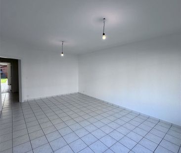 gelijkvloersappartement van ca. 76m² met 2 slpks en ruime tuin te D... - Photo 1