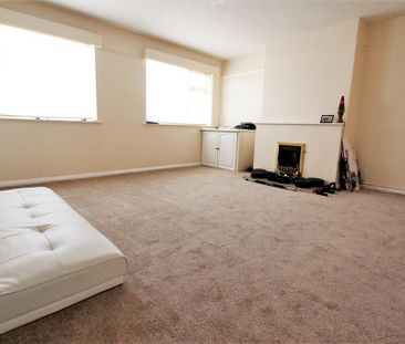 3 bedroom flat to rent - Photo 1