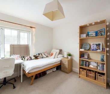 4 bedroom semi-detached house to rent - Photo 6