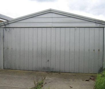 3 BEDROOM HOME IN CENTRAL LOCATION - Photo 3