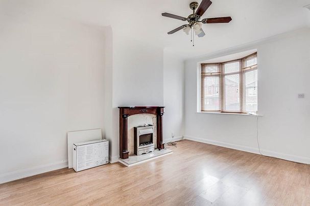 2 bedroom end of terrace house to rent - Photo 1