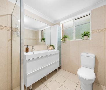 Harbourside Living with Direct Waterfront Access - Photo 5