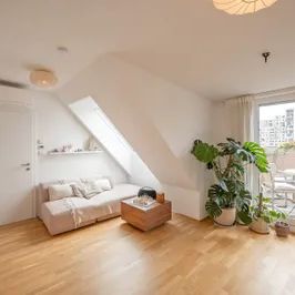 Helle 2-Zimmer-DG-Wohnung im jungen Neubau mit Westterrasse & Klimaanlage - nur 5 Min. Fußweg zur U6 - ab 1.11. / 1.12.26 - Photo 1
