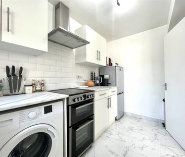 1 Bedroom Apartment - Purpose Built To Let - Photo 5