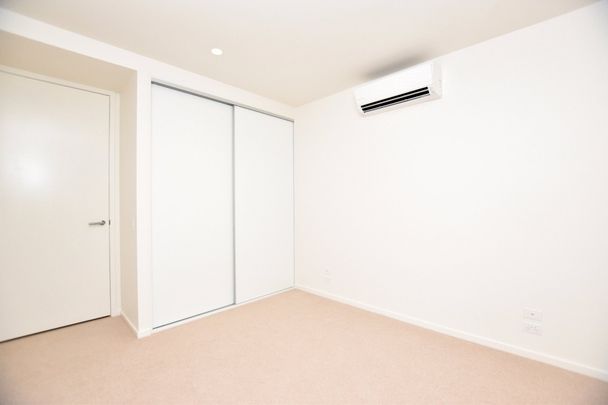 301/8E Evergreen Mews - Photo 1