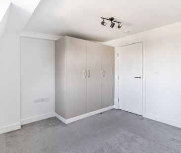 2 Bed Maisonette, Friern Park, N12 - Photo 2