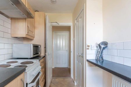 4 bedroom flat share to rent - Photo 4