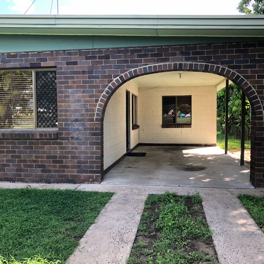 Tidy Unit in Convenient Location! - Photo 1
