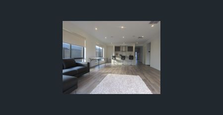 4 Bedroom Family Home ! - Photo 2