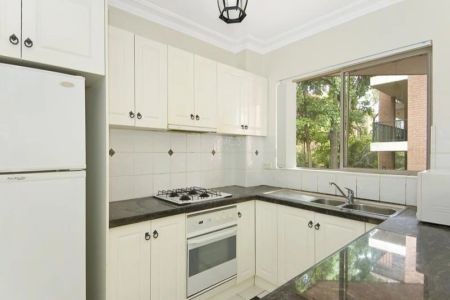 2 bedroom double brick unit - Photo 2