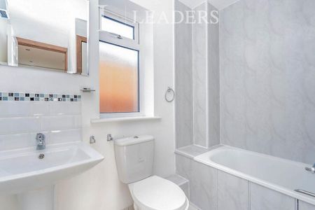 2 bedroom flat to rent - Photo 5
