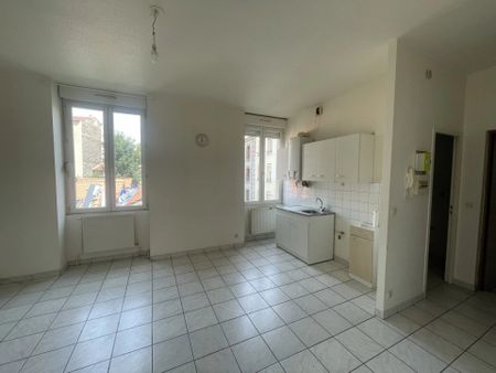 Location Appartement 2 pièces 35 m2 à Saint-Étienne - Photo 3