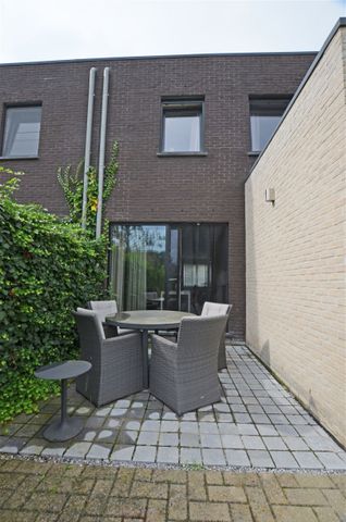 Instapklare eigentijdse residentiële halfopen woning - Photo 2