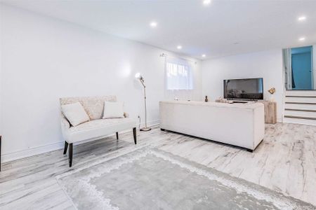 For Lease - 133 Orchard Heights Boulevard Unit# Main, Aurora, Ontario - Photo 4