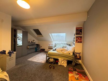 3 bedroom flat to rent - Photo 4