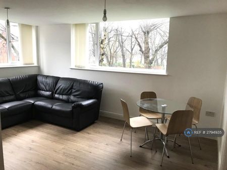 3 bedroom flat to rent - Photo 3