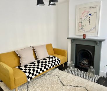 2 Bed Terraced House, Barclay Road, E17 - Photo 1