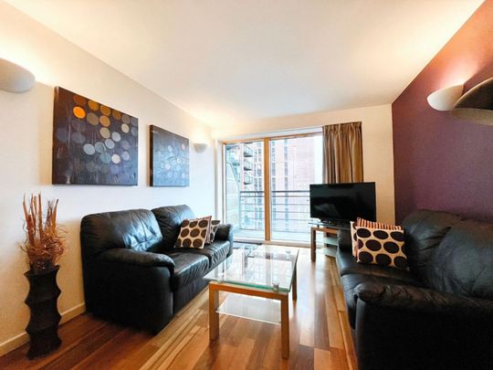 2 bedroom Flat To Let - Photo 1