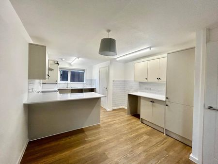 Quetta Park, Church Crookham, Fleet, Hampshire, GU52 - Photo 5