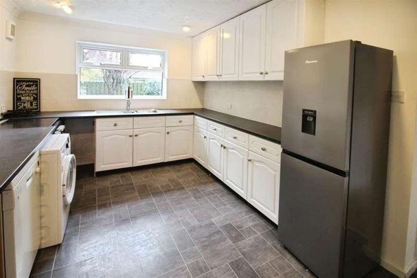 Cherrywood Gardens, Leeds, LS14 - Photo 1