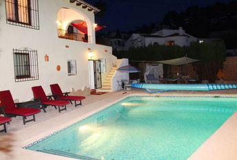 SPACIOUS VILLA FOR RENT FOR LONG TERM INCLUDING SUMMER